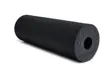 Sort, glat cylinderformet foam roller med hul i midten og Blackroll-logo på enden